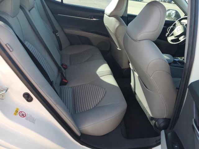 JTNB11HK3J3064126 - 2018 TOYOTA CAMRY L თეთრი ფოტო 10