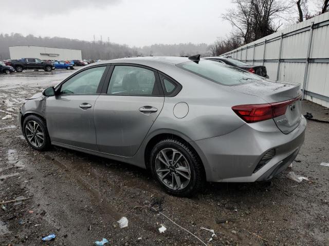 3KPF24AD5PE516806 - 2023 KIA FORTE LX SILVER photo 2