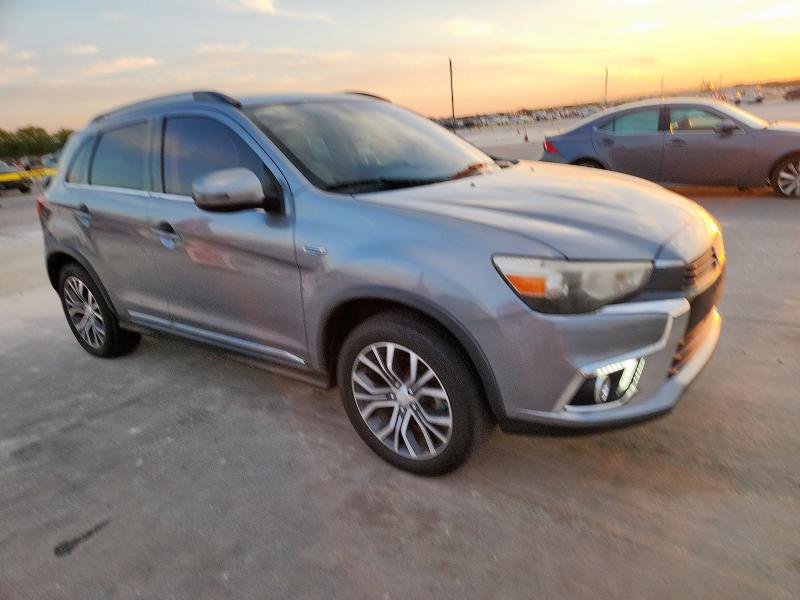 JA4AP3AU3HZ026578 - 2017 MITSUBISHI OUTLANDER ES ნაცრისფერი ფოტო 4