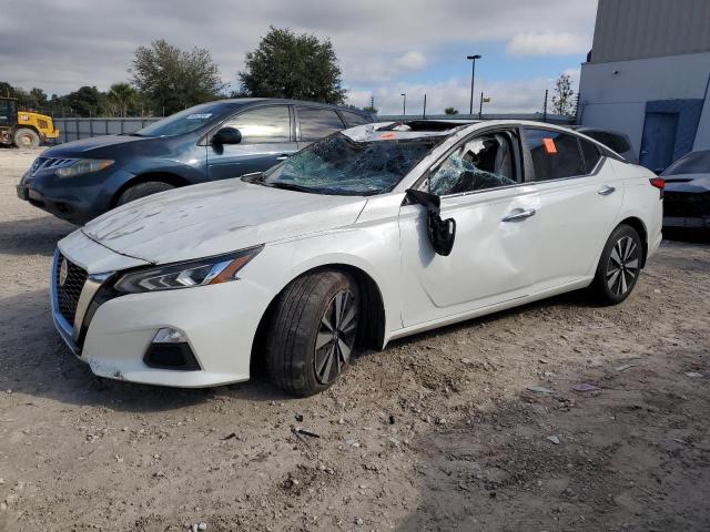 1N4BL4DV5NN376044 - 2022 NISSAN ALTIMA SV WHITE photo 1