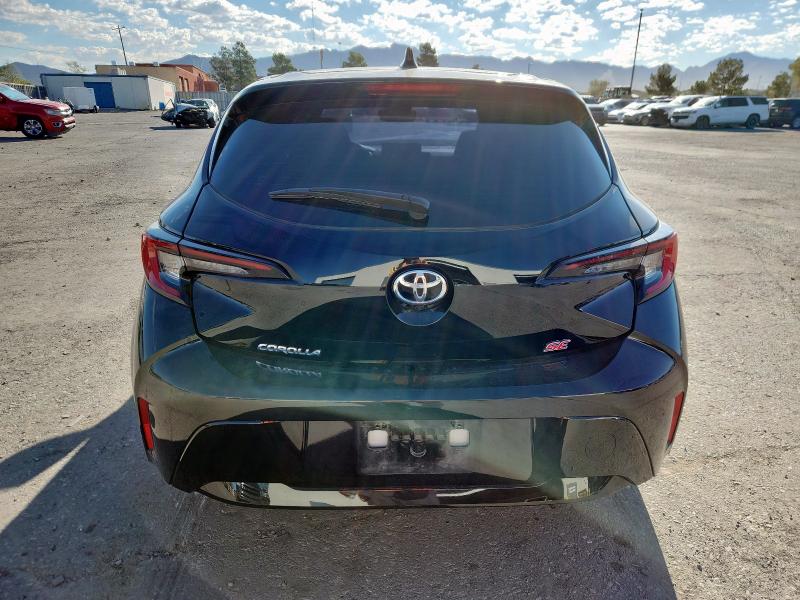 JTND4MBE5S3239272 - 2025 TOYOTA COROLLA SE BLACK photo 6