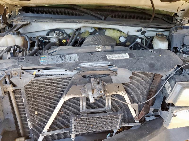 1GCHK23U16F140684 - 2006 CHEVROLET SILVERADO K2500 HEAVY DUTY WHITE photo 11