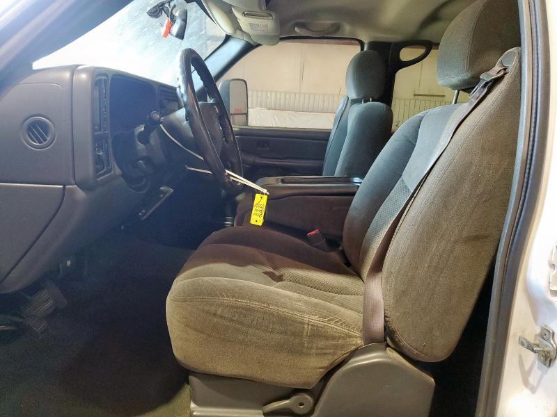 1GCHK23U16F140684 - 2006 CHEVROLET SILVERADO K2500 HEAVY DUTY WHITE photo 7