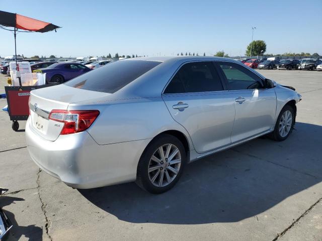 4T4BF1FK6CR186227 - 2012 TOYOTA CAMRY BASE SILVER photo 3