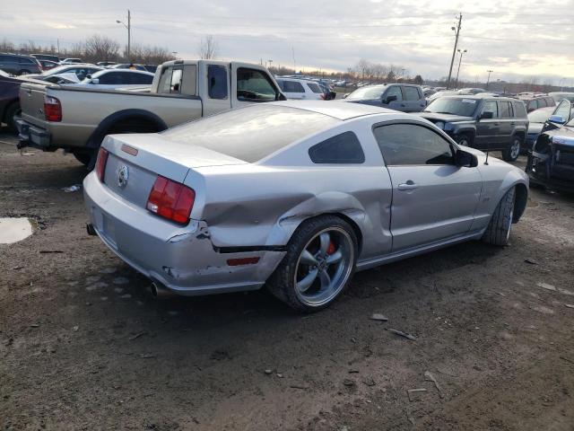 1ZVFT82H675283842 - 2007 FORD MUSTANG GT SILVER photo 3