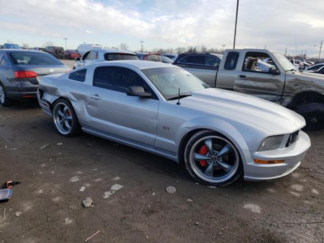 1ZVFT82H675283842 - 2007 FORD MUSTANG GT SILVER photo 4