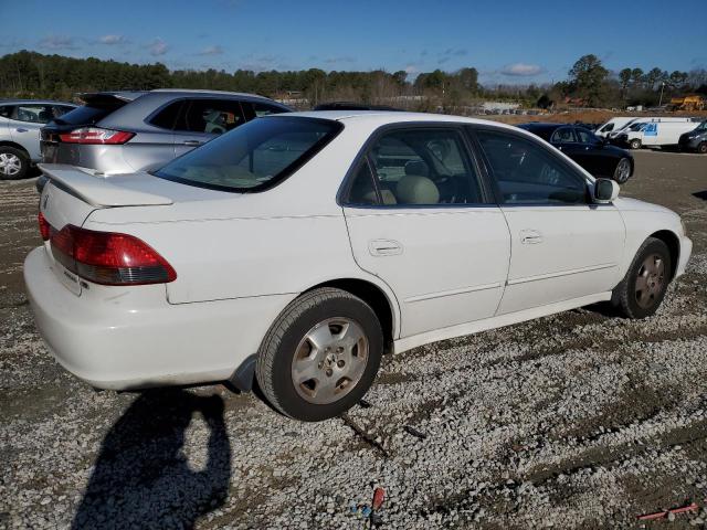 1HGCG16582A077358 - 2002 HONDA ACCORD EX WHITE photo 3