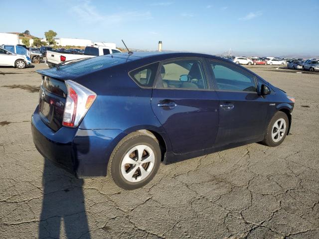 JTDKN3DU7D1640361 - 2013 TOYOTA PRIUS BLUE photo 3