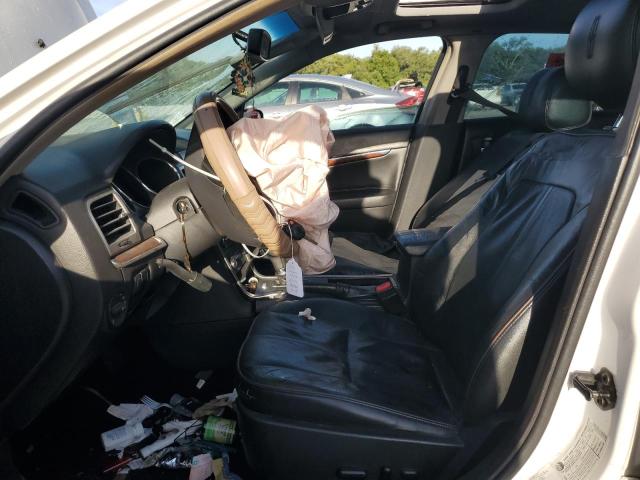 3LNHL2GC9CR818946 - 2012 LINCOLN MKZ WHITE photo 7