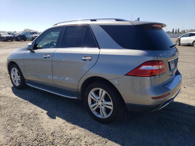 4JGDA5HB9CA041965 - 2012 MERCEDES-BENZ ML 350 4MATIC SILVER photo 2