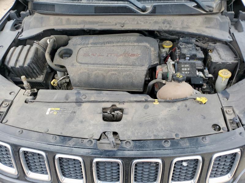 3C4NJCAB5JT223885 - 2018 JEEP COMPASS SPORT Серый фото 12