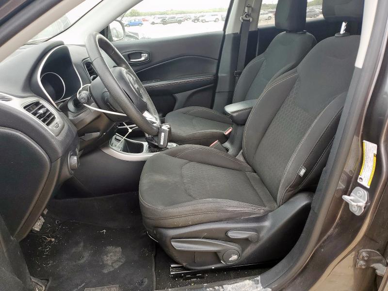 3C4NJCAB5JT223885 - 2018 JEEP COMPASS SPORT Серый фото 7