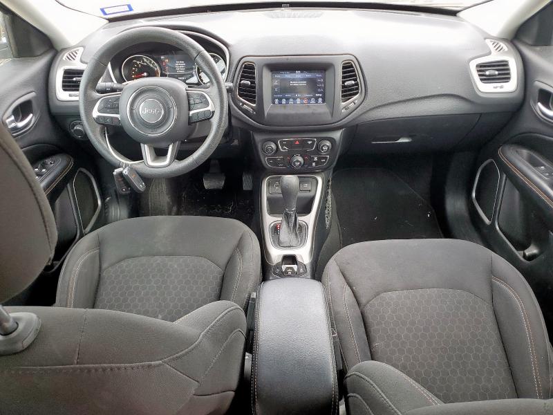 3C4NJCAB5JT223885 - 2018 JEEP COMPASS SPORT Серый фото 8