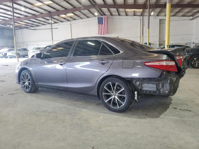 4T1BF1FK5HU448207 - 2017 TOYOTA CAMRY LE ნაცრისფერი ფოტო 2