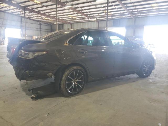 4T1BF1FK5HU448207 - 2017 TOYOTA CAMRY LE ნაცრისფერი ფოტო 3