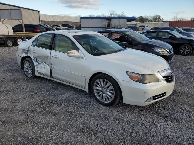 JH4KB2F6XBC000288 - 2011 ACURA RL WHITE photo 4