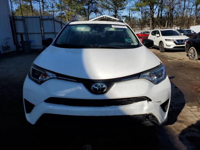 JTMZFREV5JJ157663 - 2018 TOYOTA RAV4 LE WHITE photo 5