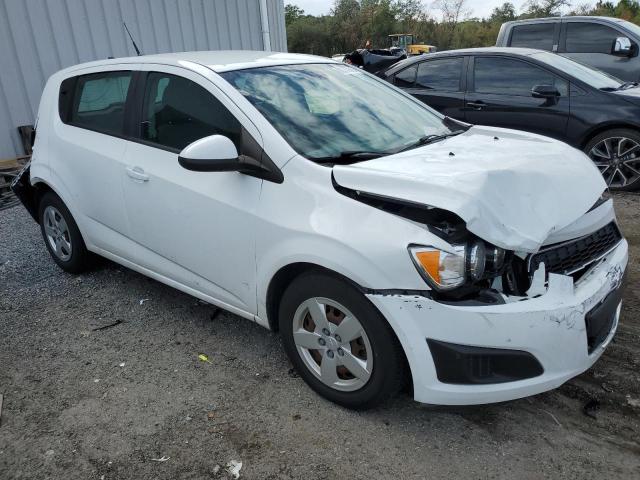 1G1JA6SH7D4103866 - 2013 CHEVROLET SONIC LS WHITE photo 4