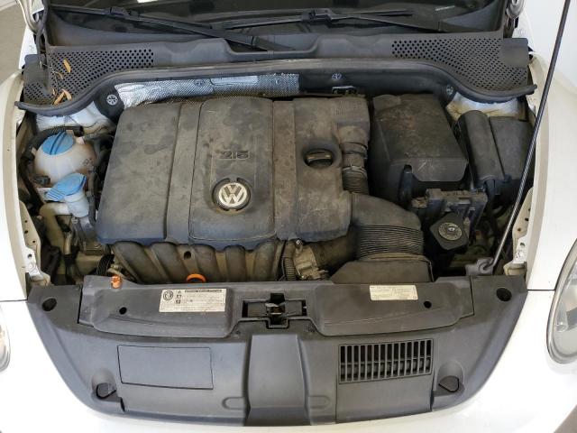 3VW5P7AT7DM818750 - 2013 VOLKSWAGEN BEETLE WHITE photo 11