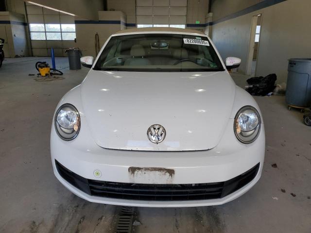 3VW5P7AT7DM818750 - 2013 VOLKSWAGEN BEETLE WHITE photo 5
