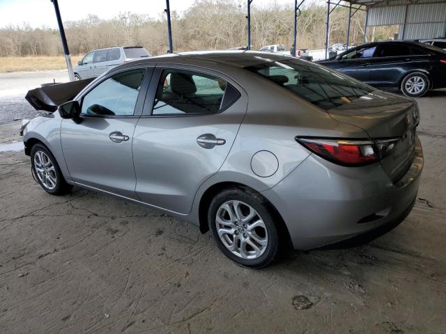 3MYDLBZV6GY138355 - 2016 TOYOTA SCION IA GRAY photo 2