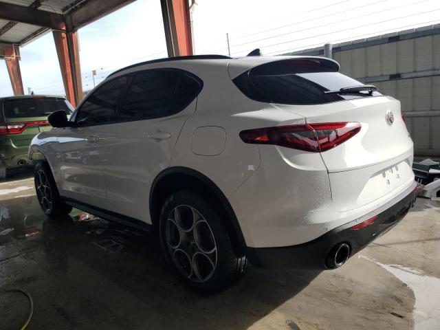 ZASPAJAN0P7D63838 - 2023 ALFA ROMEO STELVIO SPRINT WHITE photo 2