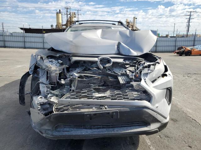 2T3H1RFV4LW075629 - 2020 TOYOTA RAV4 LE SILVER photo 5