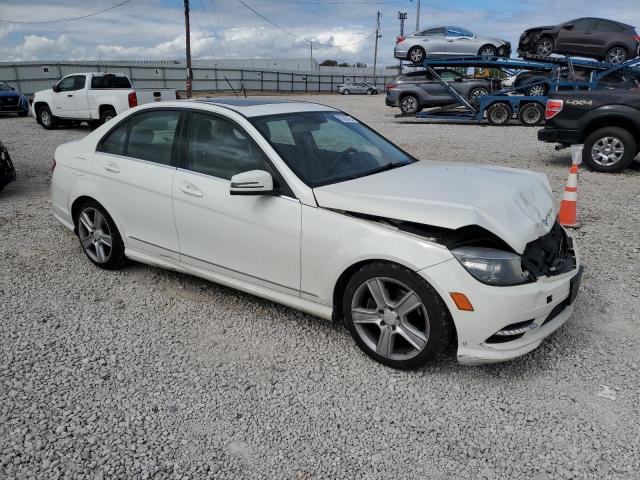 WDDGF8BB4BR187208 - 2011 MERCEDES-BENZ C 300 4MATIC WHITE photo 4