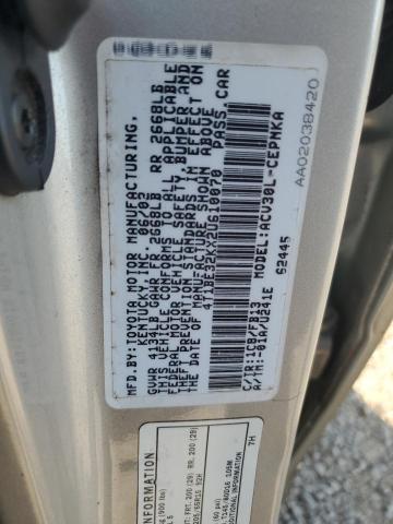 4T1BE32KX2U610070 - 2002 TOYOTA CAMRY LE ვერცხლისფერი ფოტო 13