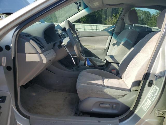 4T1BE32KX2U610070 - 2002 TOYOTA CAMRY LE ვერცხლისფერი ფოტო 7