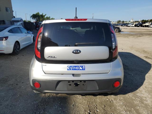 KNDJN2A29K7693873 - 2019 KIA SOUL SILVER photo 6