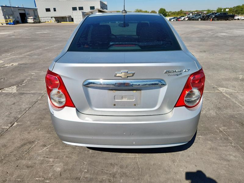 1G1JC5SH4F4175972 - 2015 CHEVROLET SONIC LT 银色 照片 6