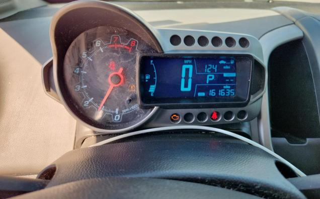 1G1JC5SH4F4175972 - 2015 CHEVROLET SONIC LT 银色 照片 9