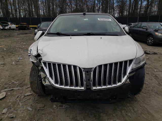 2LMDJ8JK1BBJ31842 - 2011 LINCOLN MKX WHITE photo 5