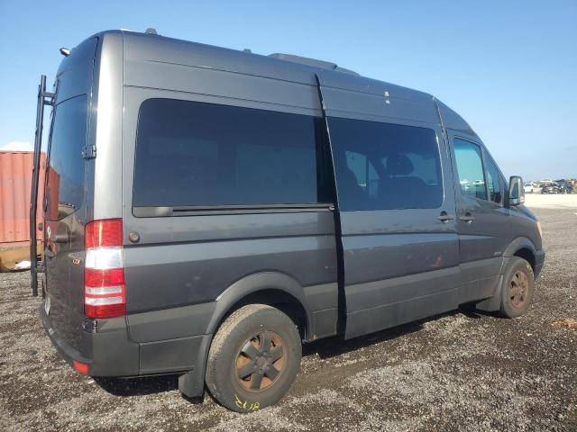 WDZPE7CC3A5480781 - 2010 MERCEDES-BENZ SPRINTER 2500 أسود صورة 3