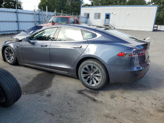 5YJSA1E21LF359269 - 2020 TESLA MODEL S Сірий фото 2