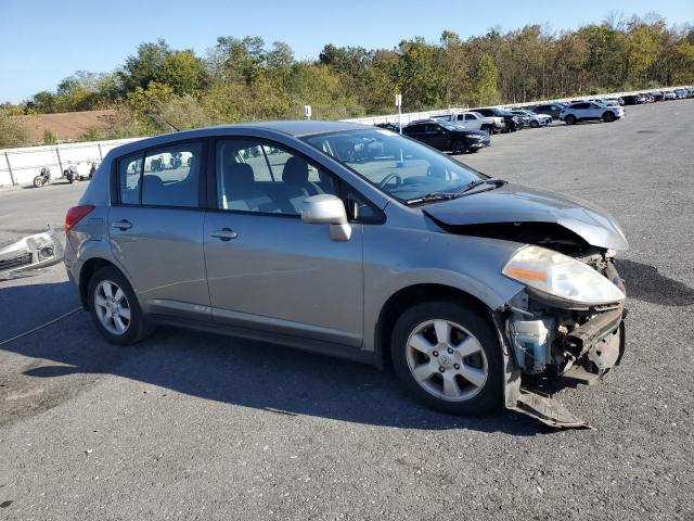 3N1BC13E69L474888 - 2009 NISSAN VERSA S GRAY photo 4