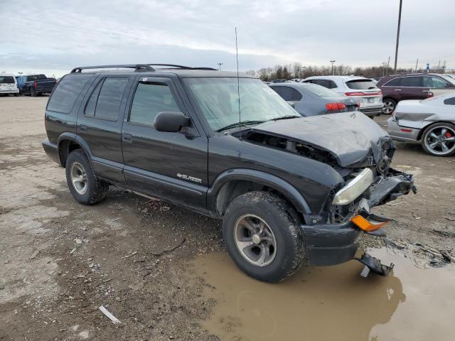 1GNCS13WX2K222881 - 2002 CHEVROLET BLAZER BLACK photo 4