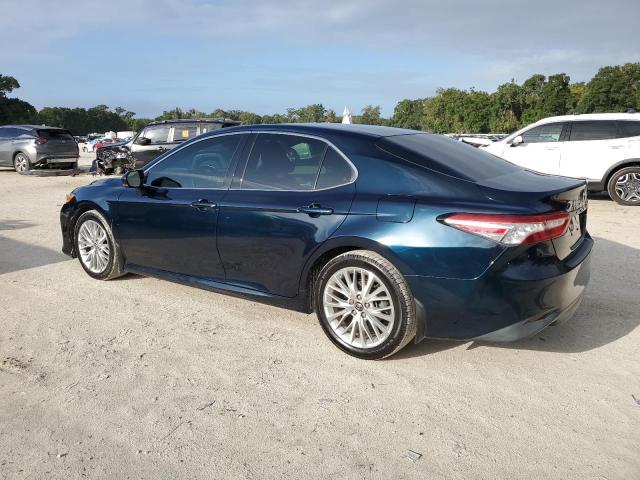 4T1B11HK8JU501810 - 2018 TOYOTA CAMRY L BLUE photo 2