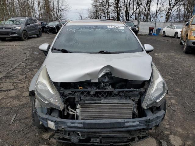 KNADM4A3XG6696294 - 2016 KIA RIO LX SILVER photo 5