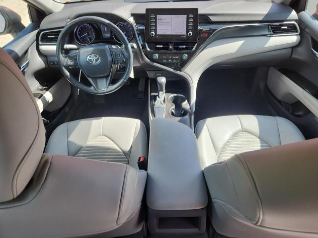 4T1G11AK0MU409921 - 2021 TOYOTA CAMRY SE RED photo 8