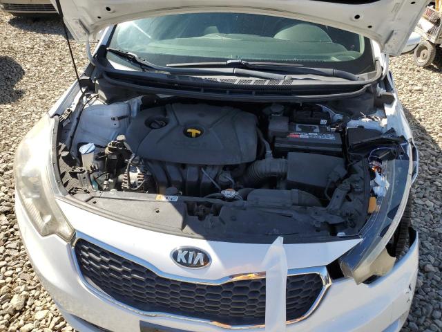 KNAFZ4A88G5465048 - 2016 KIA FORTE EX Biały zdjęcie 11