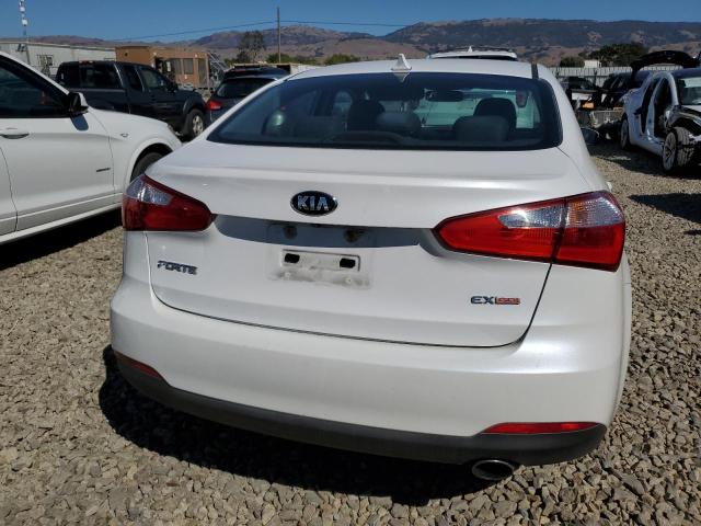 KNAFZ4A88G5465048 - 2016 KIA FORTE EX Biały zdjęcie 6