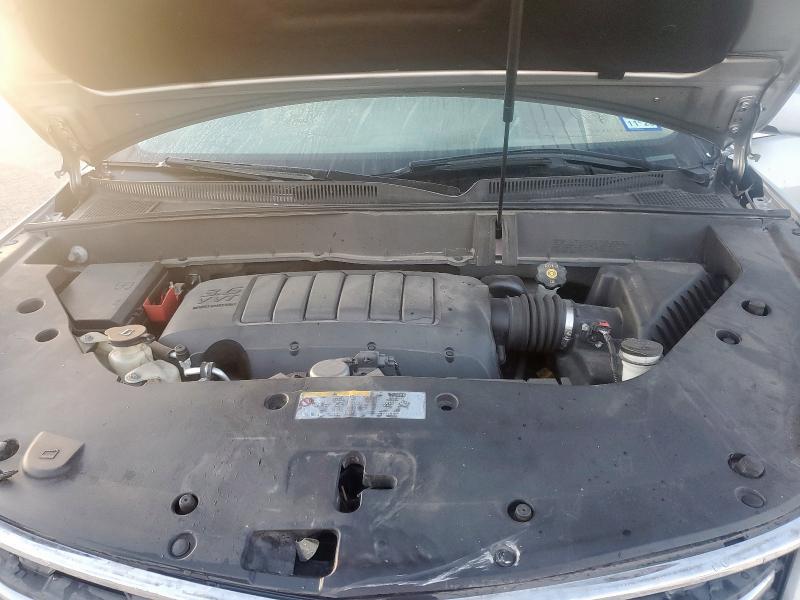 1GNKRGKD8HJ233807 - 2017 CHEVROLET TRAVERSE LT SILVER photo 12