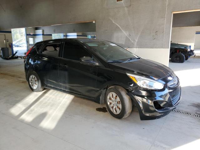 KMHCT5AEXHU317411 - 2017 HYUNDAI ACCENT SE BLACK photo 4