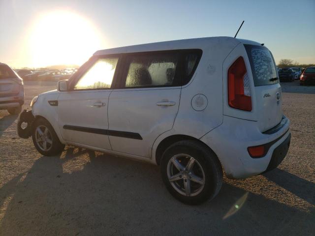 KNDJT2A56D7508214 - 2013 KIA SOUL WHITE photo 2