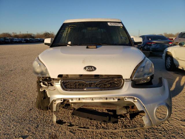 KNDJT2A56D7508214 - 2013 KIA SOUL WHITE photo 5