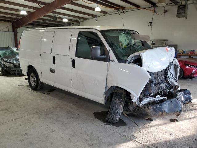 1GCWGFCF0F1284886 - 2015 CHEVROLET EXPRESS G2 WHITE photo 4