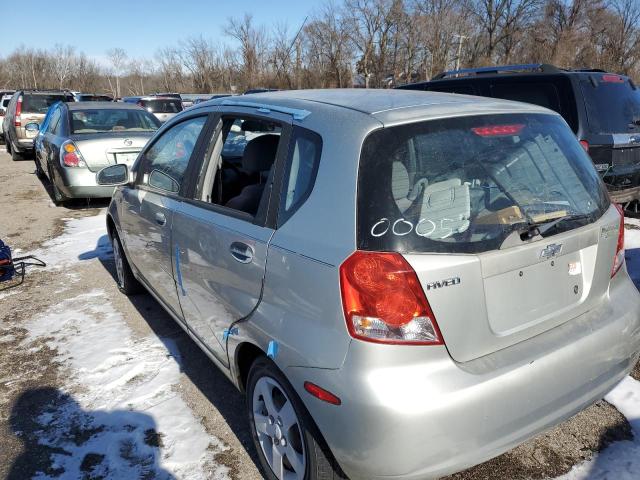 KL1TD62605B422679 - 2005 CHEVROLET AVEO BASE SILVER photo 2