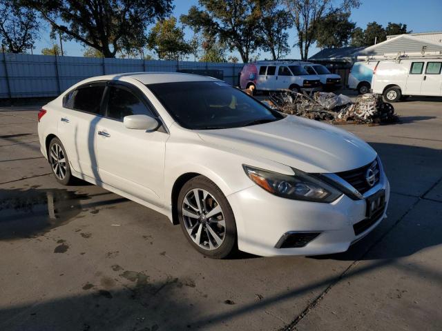 1N4AL3AP7GC262086 - 2016 NISSAN ALTIMA 2.5 WHITE photo 4